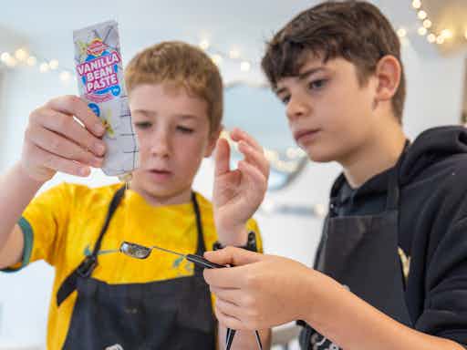Brisbane kids and teens baking class. Sweets cooking class.