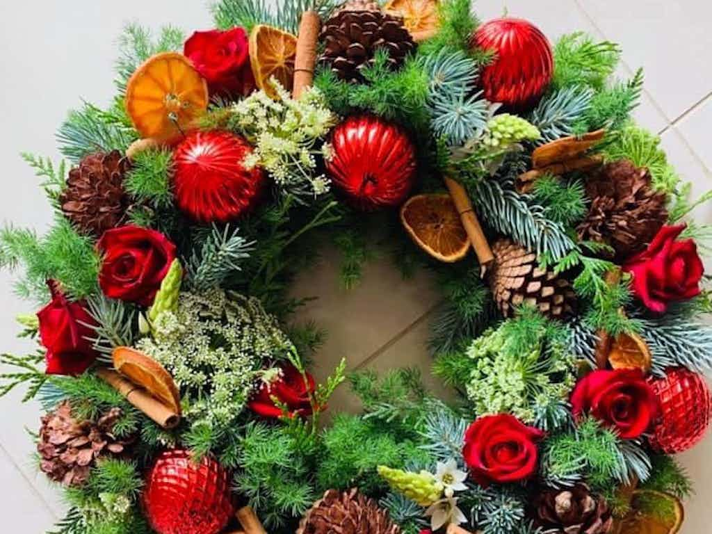 christmas, flowers, wreath, courses, workshops, champagne