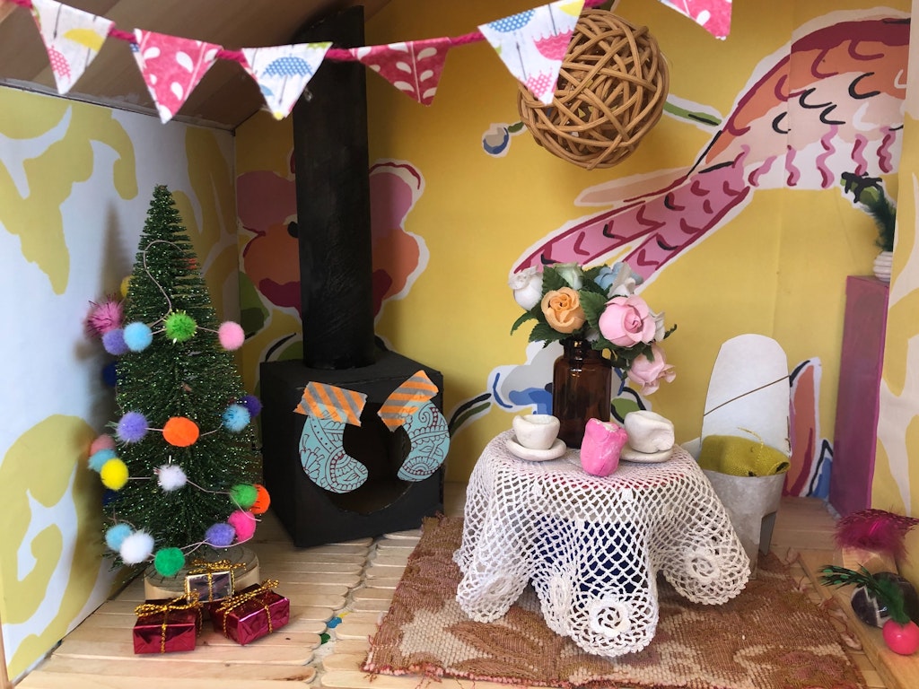 MAKE-A-DIORAMA!
