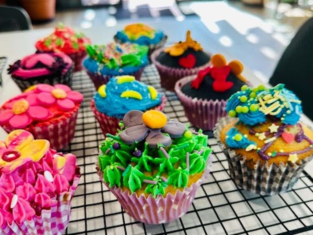 Cupcake painting and decorating