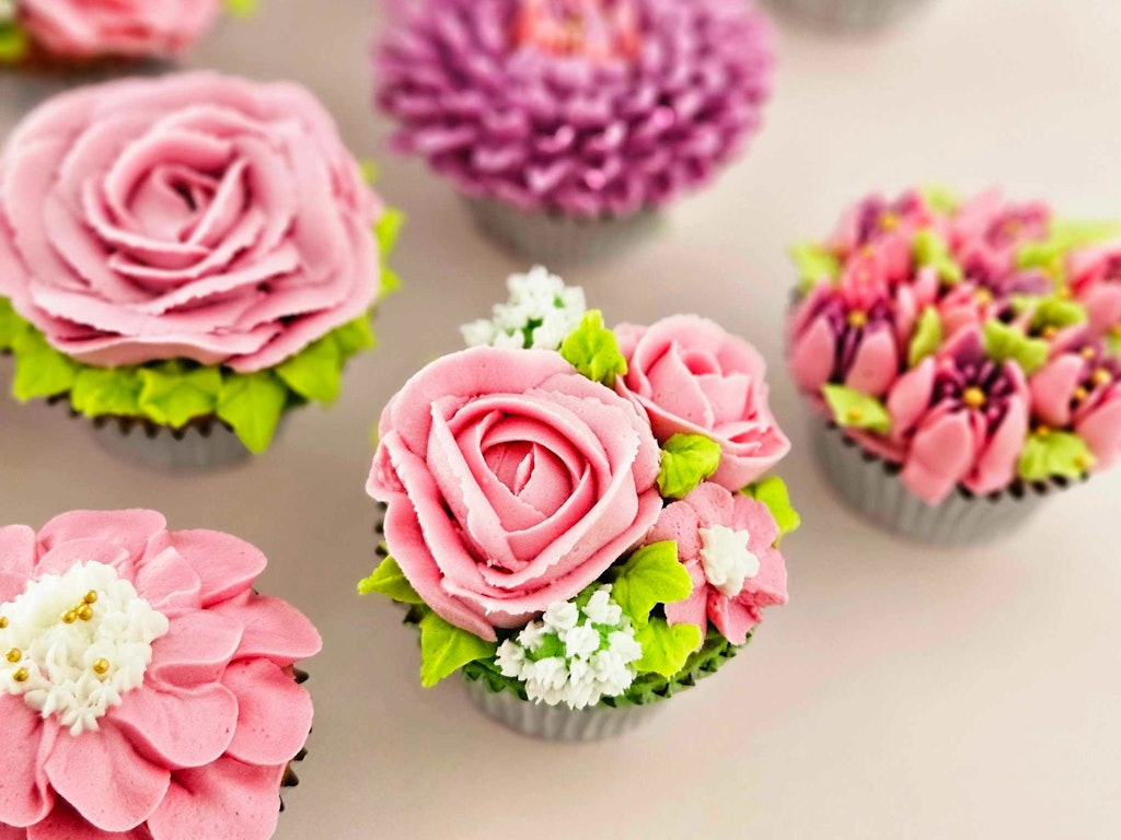 Buttercream Flower Cupcakes (16+) - BakeBoss, Morayfield QLD